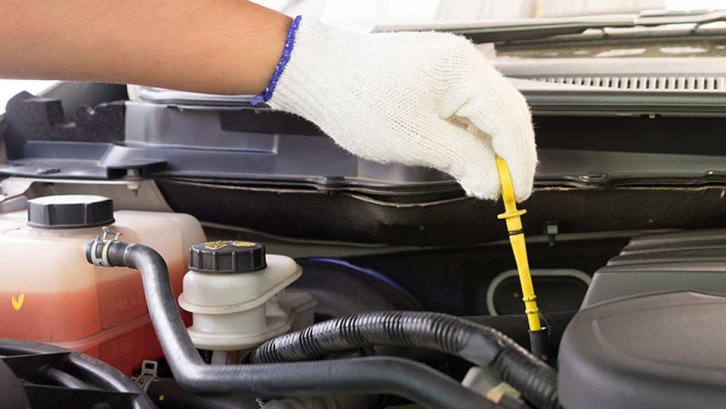 Cara Mengecek Oli Transmisi Matik Mobil Lewati Dipstick